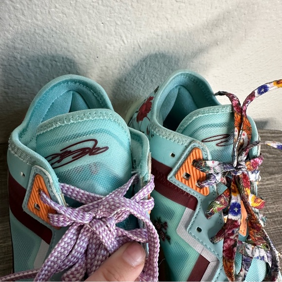 Nike Lebron 18 Low x Mimi Plange 'Daughters' Blue Floral Men’s 9.5 Womens 11 - Picture 9 of 14